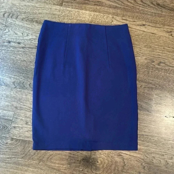 skirt size 4 - Picture 1 of 2